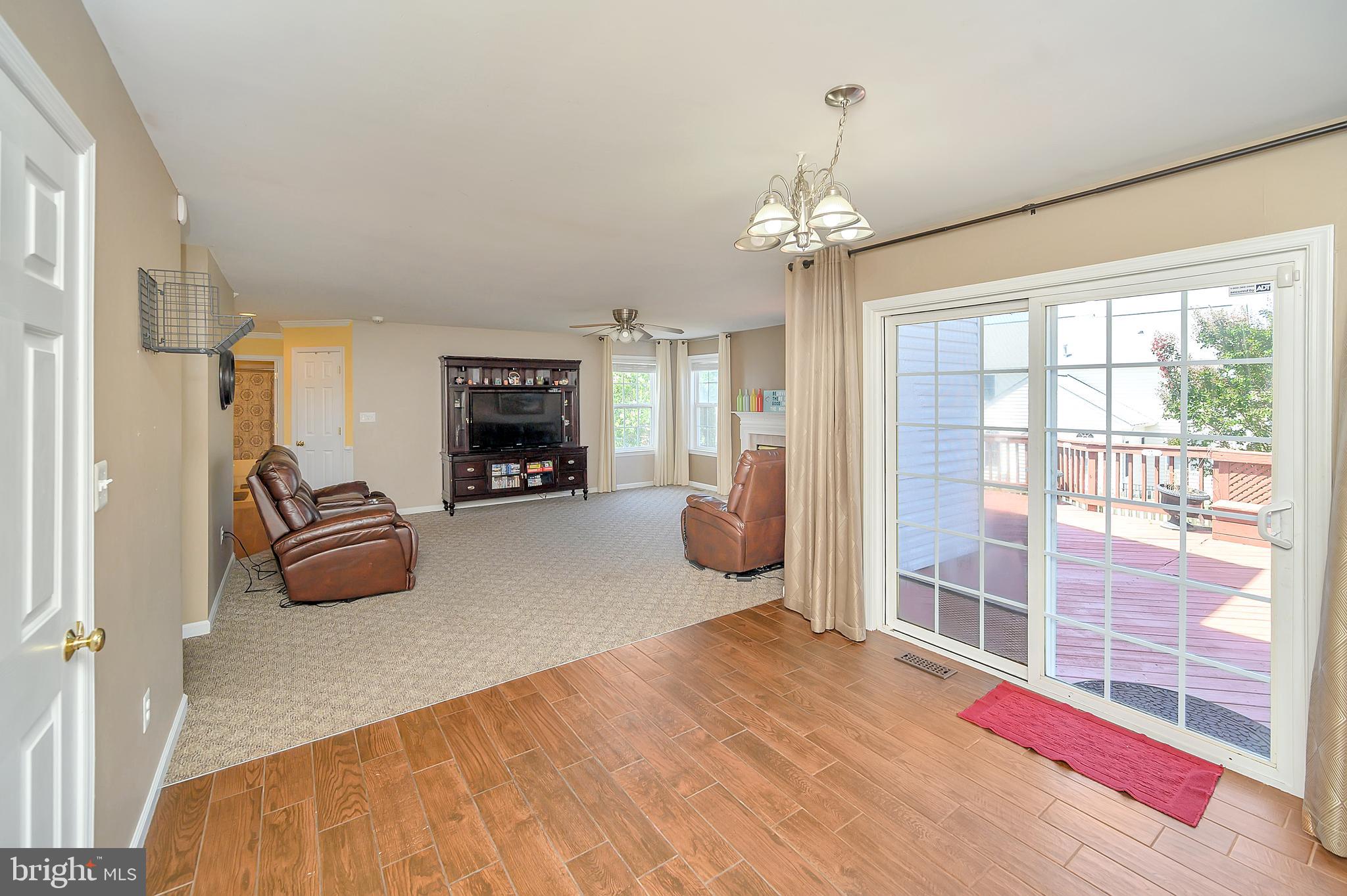 LEE'S CROSSING - Residential