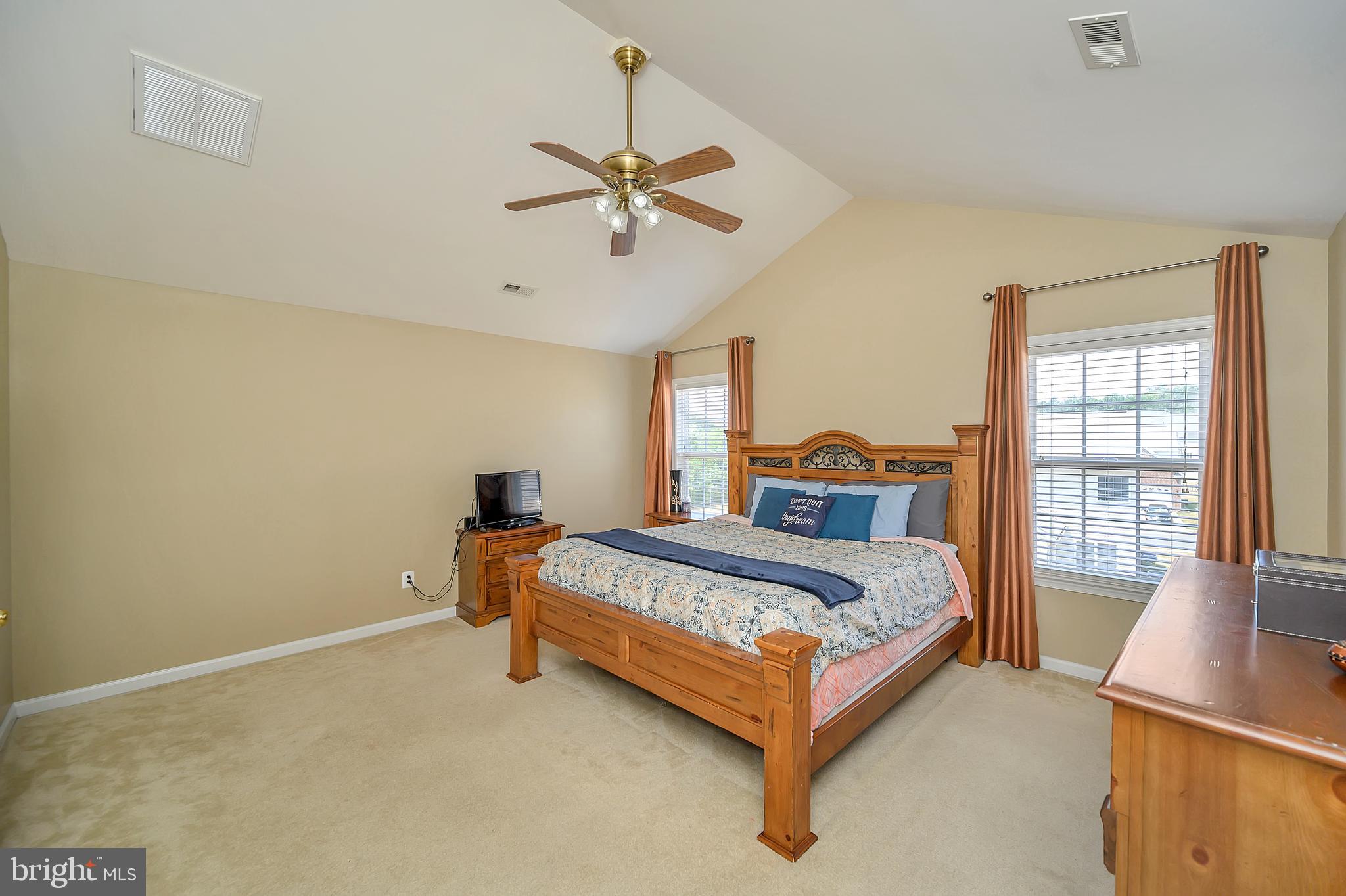 LEE'S CROSSING - Residential