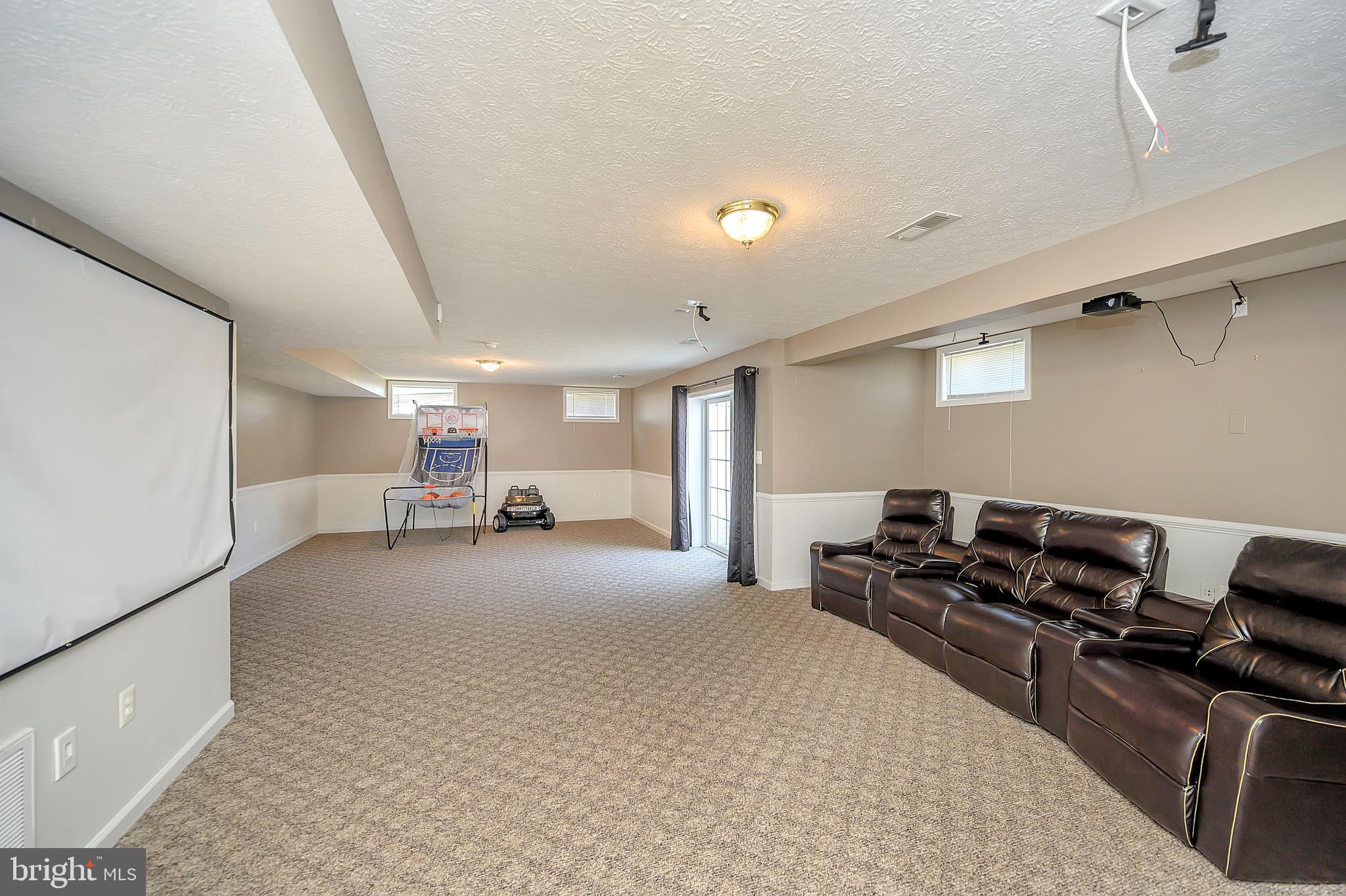 LEE'S CROSSING - Residential