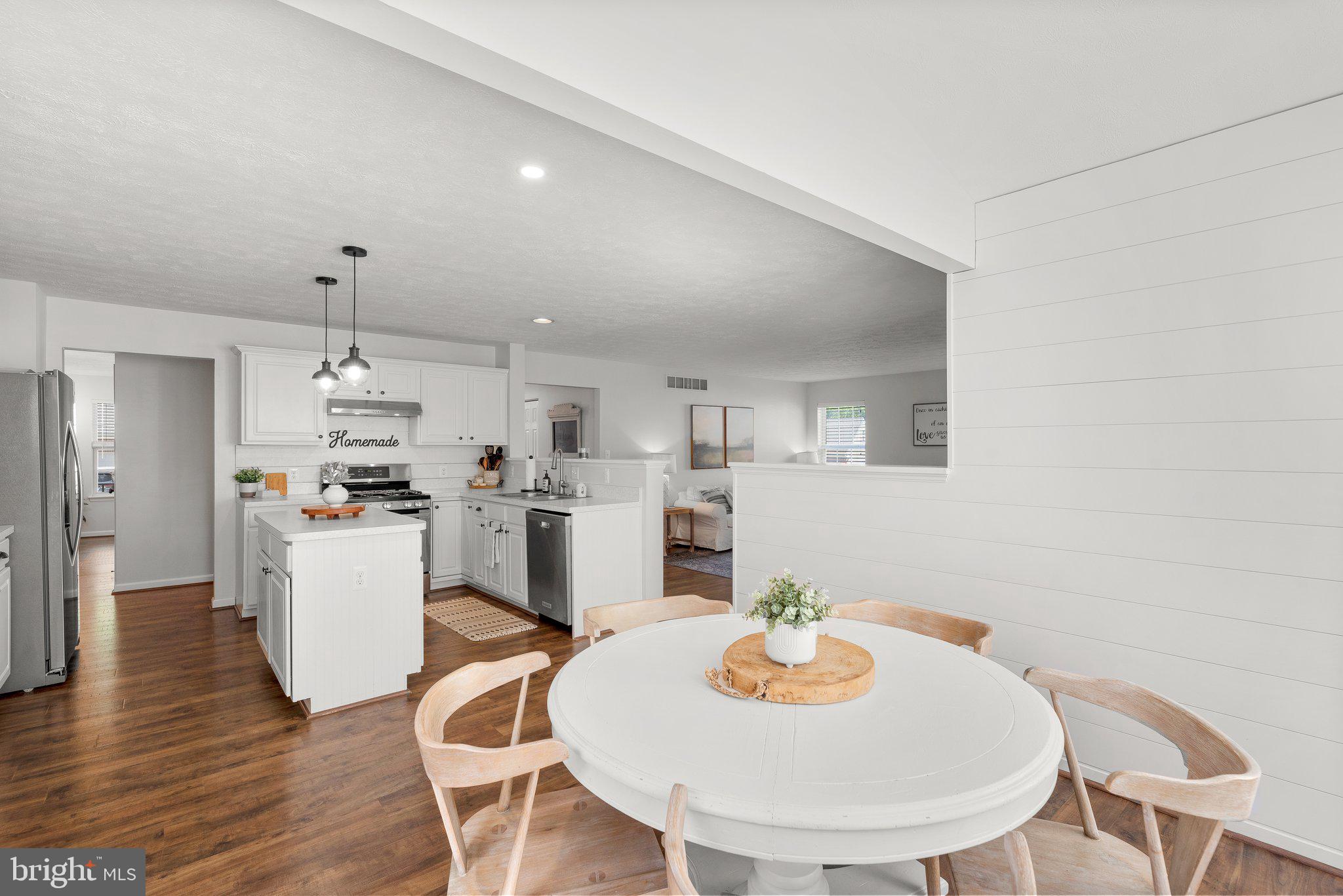 STONE MANOR - Residential