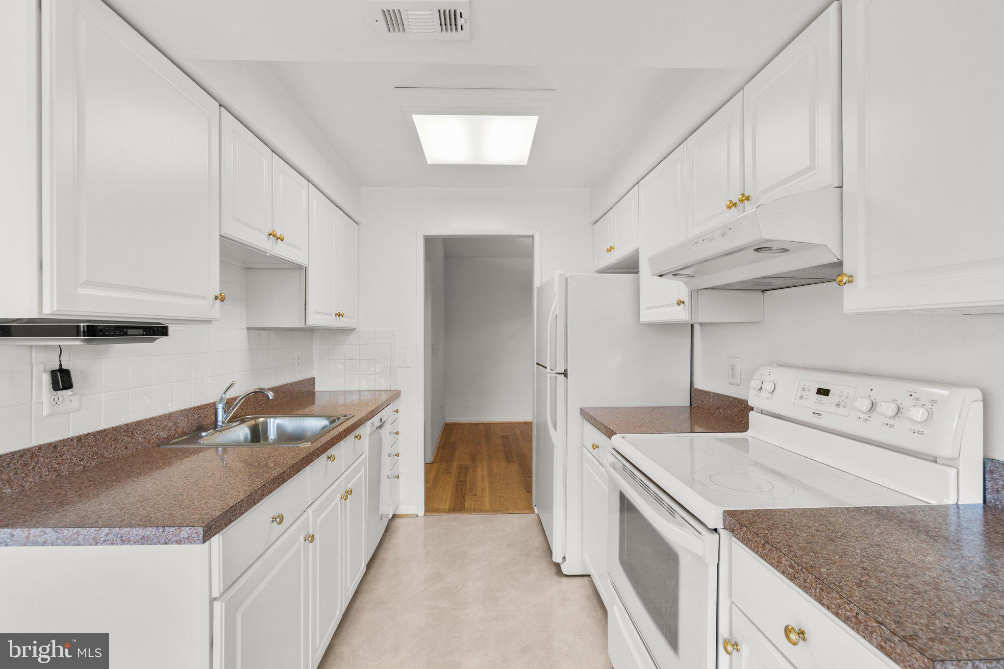 ROSSMOOR MUTUAL #19B - Residential