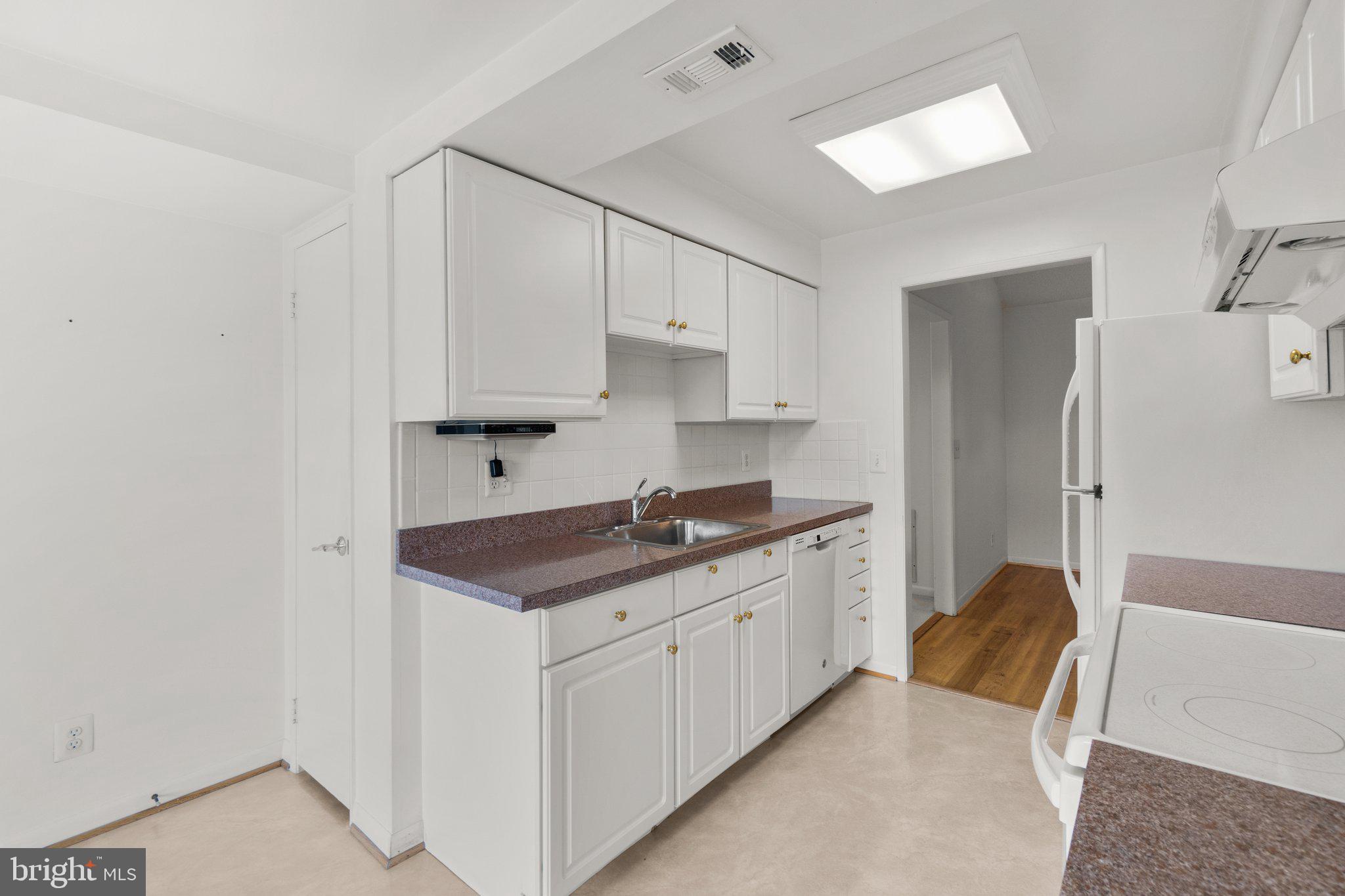 ROSSMOOR MUTUAL #19B - Residential