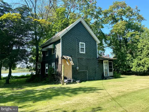 114 Ferry Road, Bridgeport, NJ 08014 - #: NJGL2050784