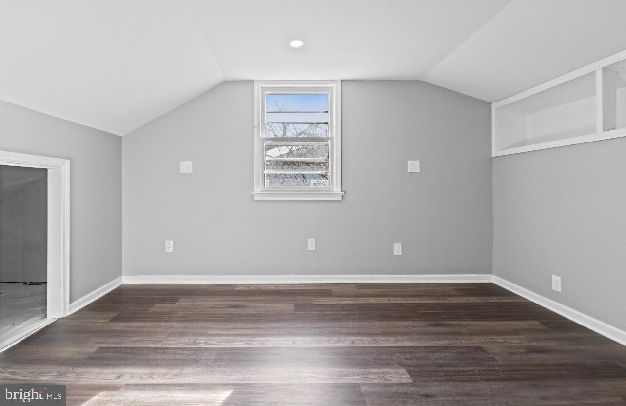 NORRISTOWN - Residential