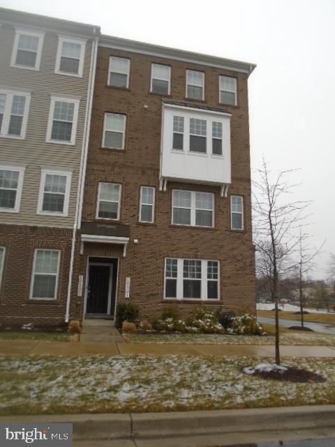 Townhouse For Sale - 10501 Neil Armstrong Way<br/> LANHAM, MD 20706
