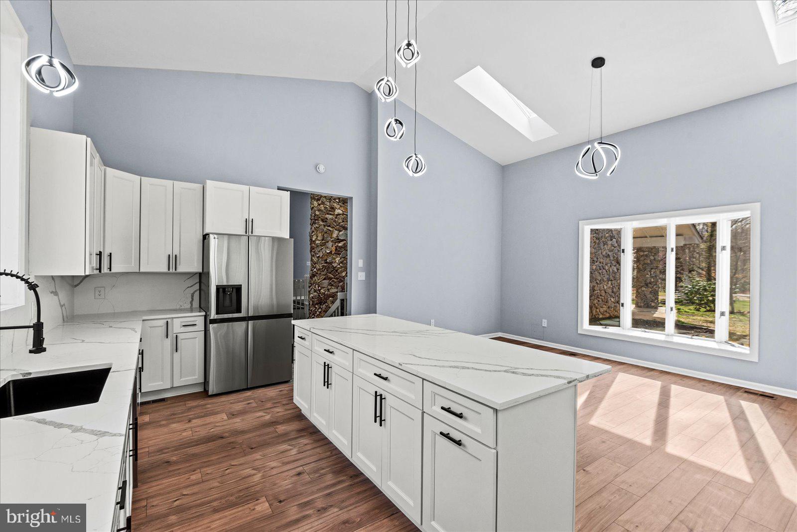 ROCKSHIRE BLUFF - Residential