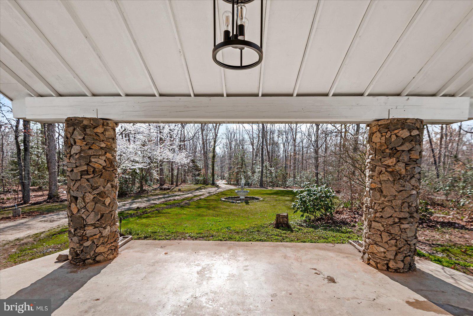 ROCKSHIRE BLUFF - Residential