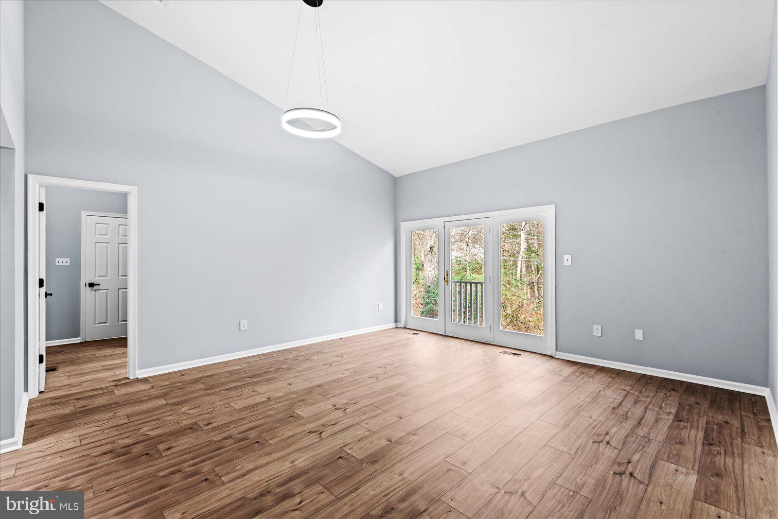 ROCKSHIRE BLUFF - Residential