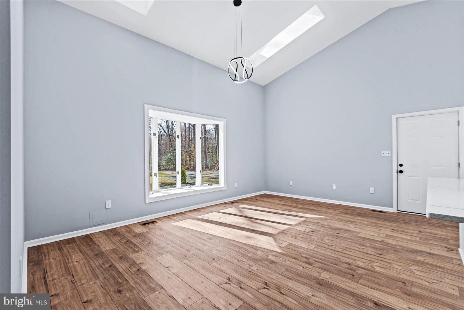 ROCKSHIRE BLUFF - Residential