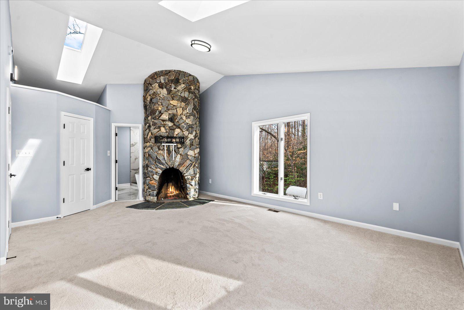 ROCKSHIRE BLUFF - Residential