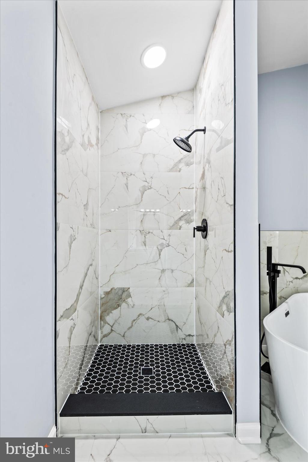 ROCKSHIRE BLUFF - Residential