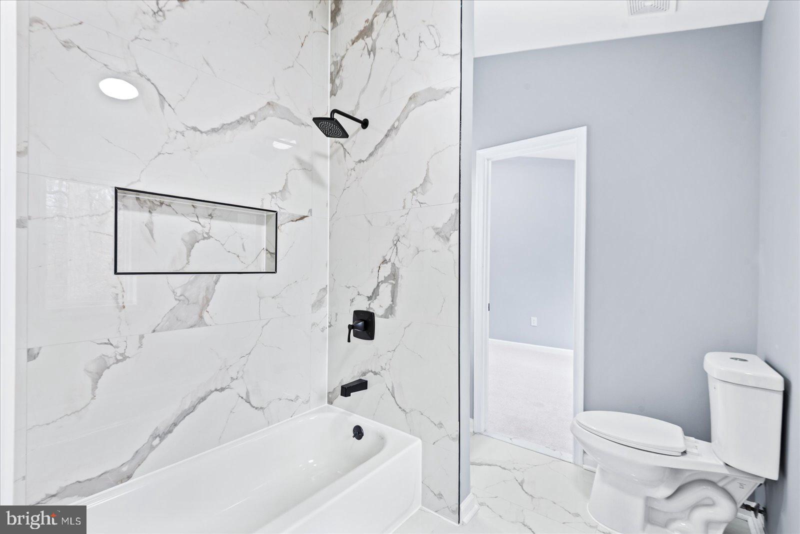 ROCKSHIRE BLUFF - Residential