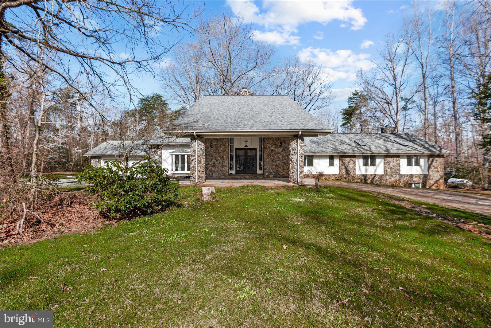 ROCKSHIRE BLUFF - Residential