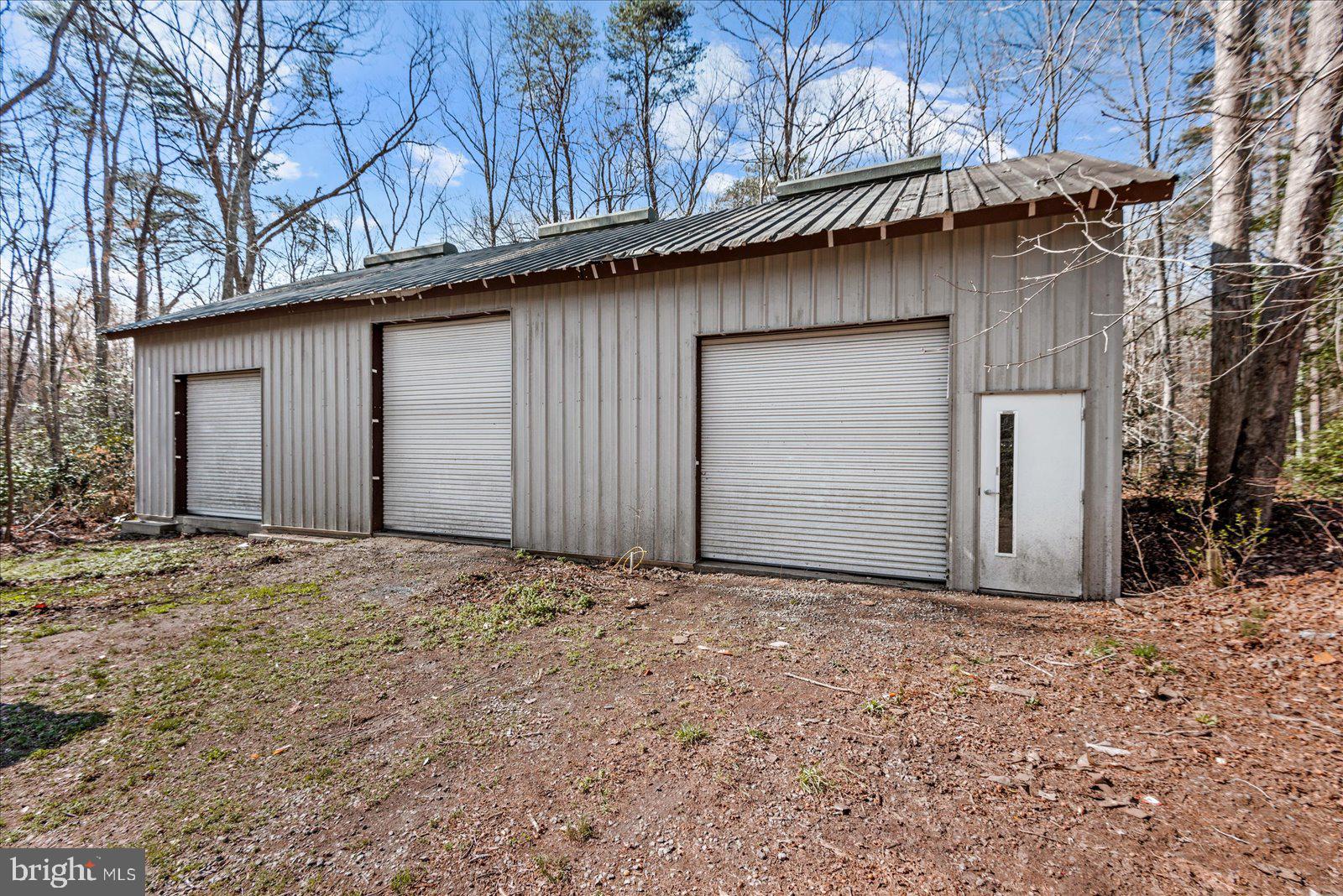 ROCKSHIRE BLUFF - Residential