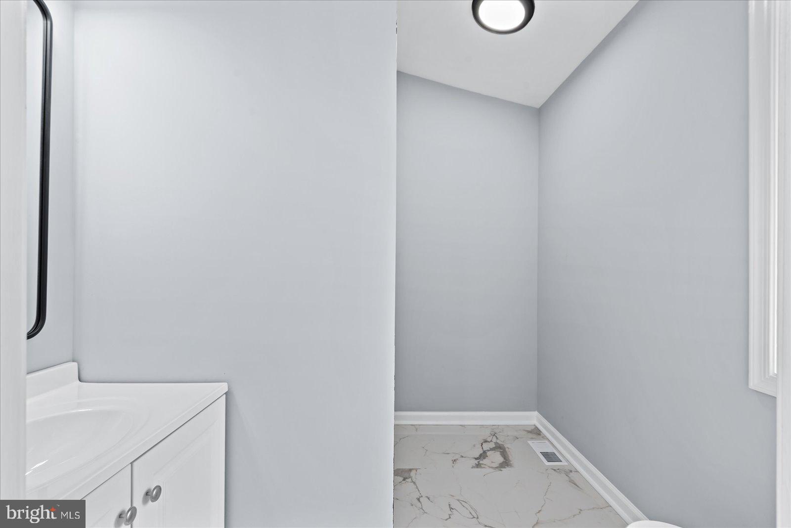 ROCKSHIRE BLUFF - Residential