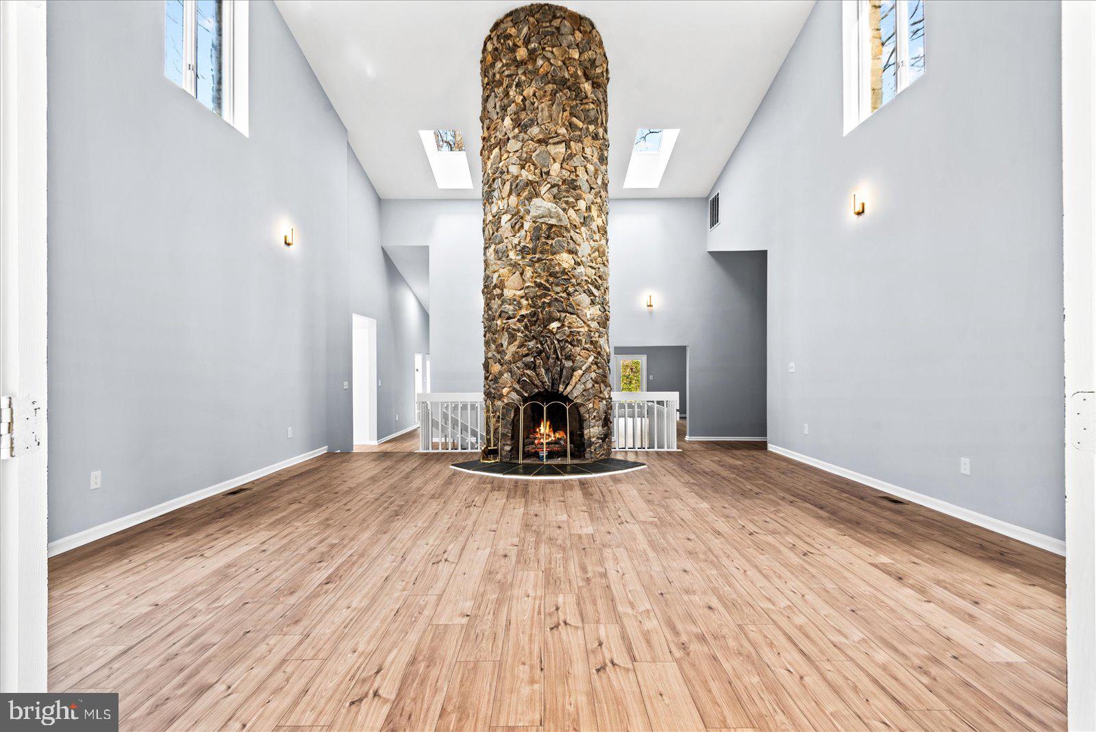 ROCKSHIRE BLUFF - Residential