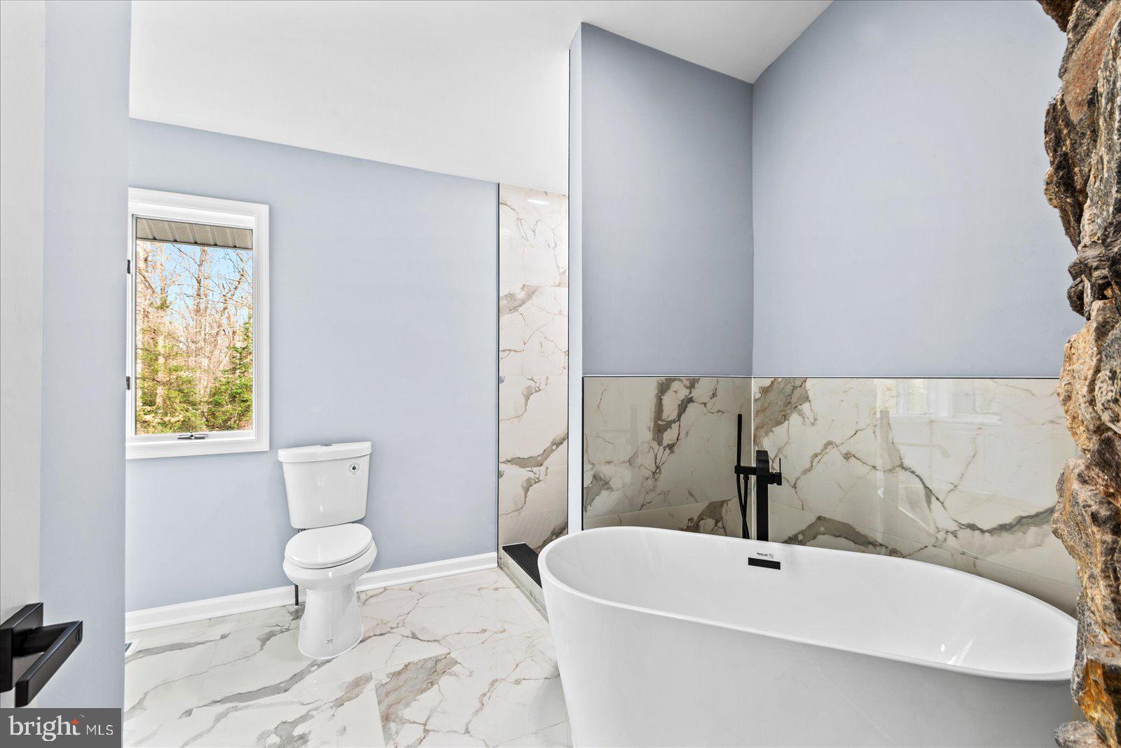 ROCKSHIRE BLUFF - Residential