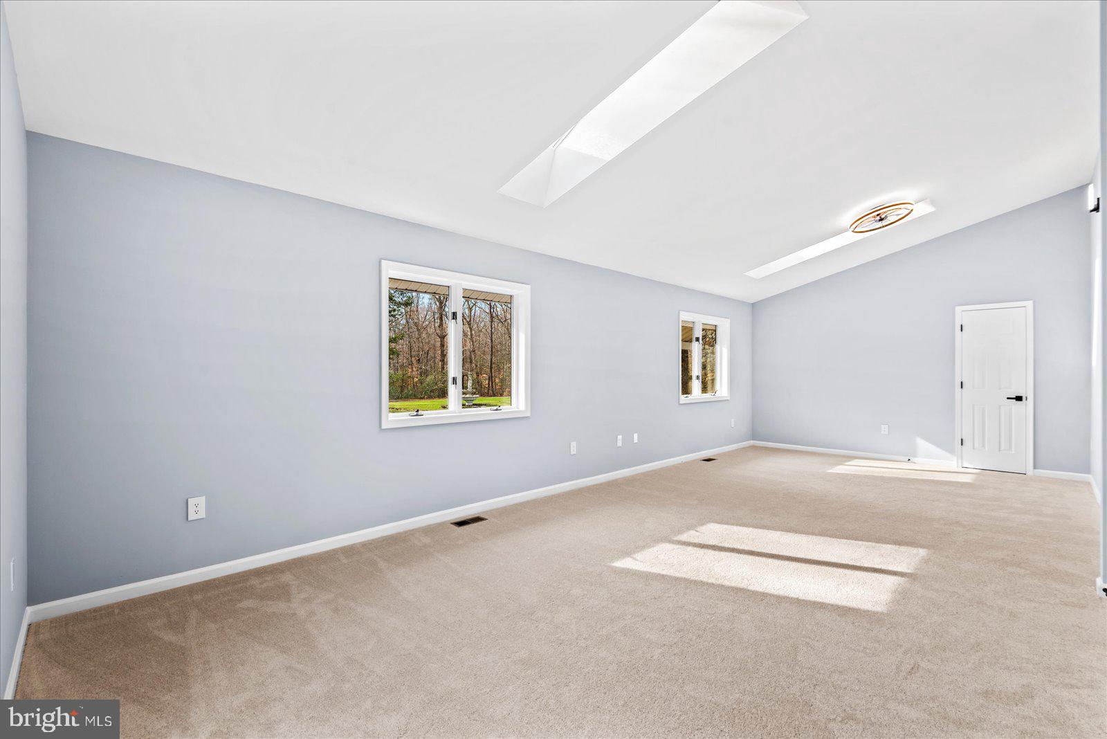 ROCKSHIRE BLUFF - Residential