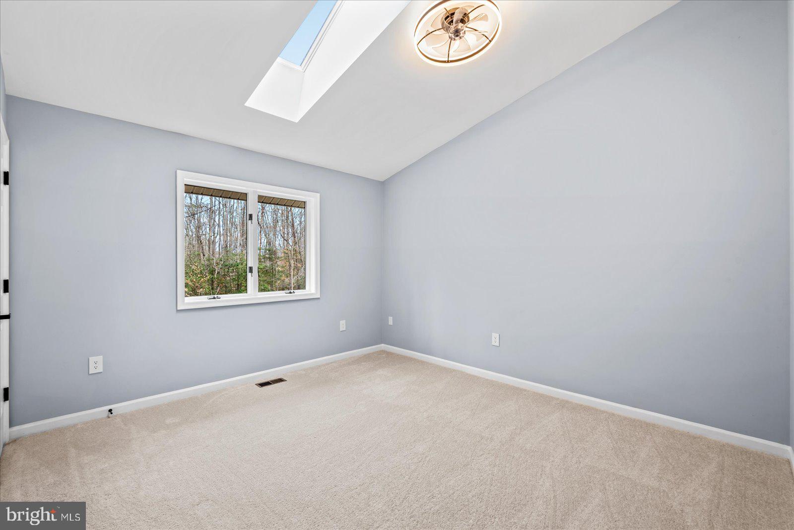 ROCKSHIRE BLUFF - Residential