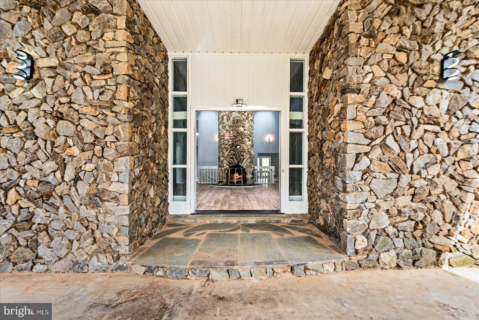 ROCKSHIRE BLUFF - Residential