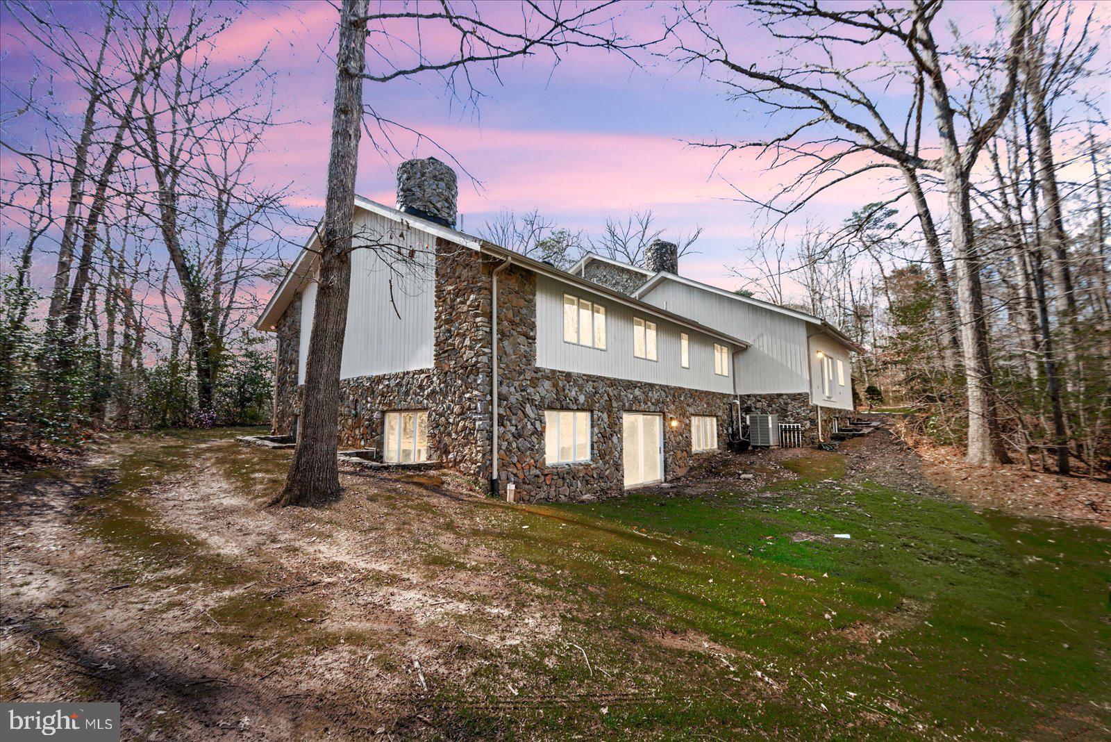 ROCKSHIRE BLUFF - Residential