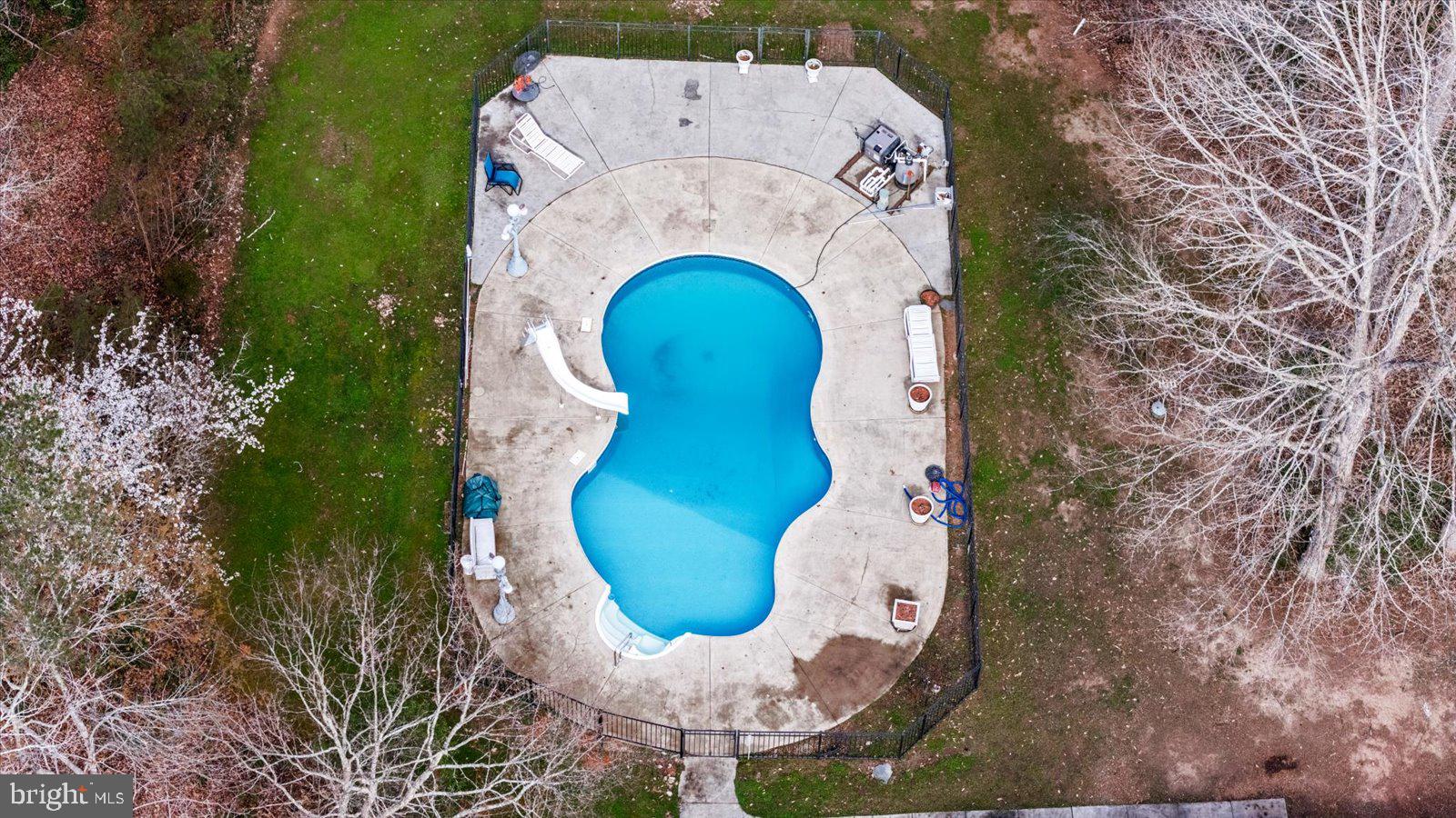 ROCKSHIRE BLUFF - Residential