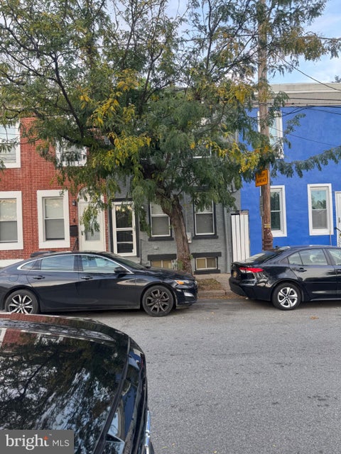 Townhouse For Rent - 715 W 7th Street<br/> WILMINGTON, DE 19801