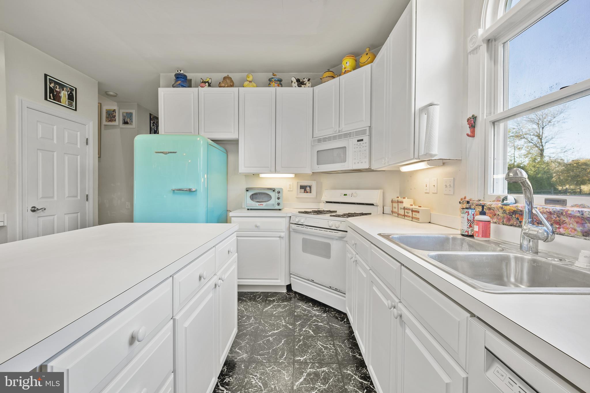 408 WILLOWBEND COURT