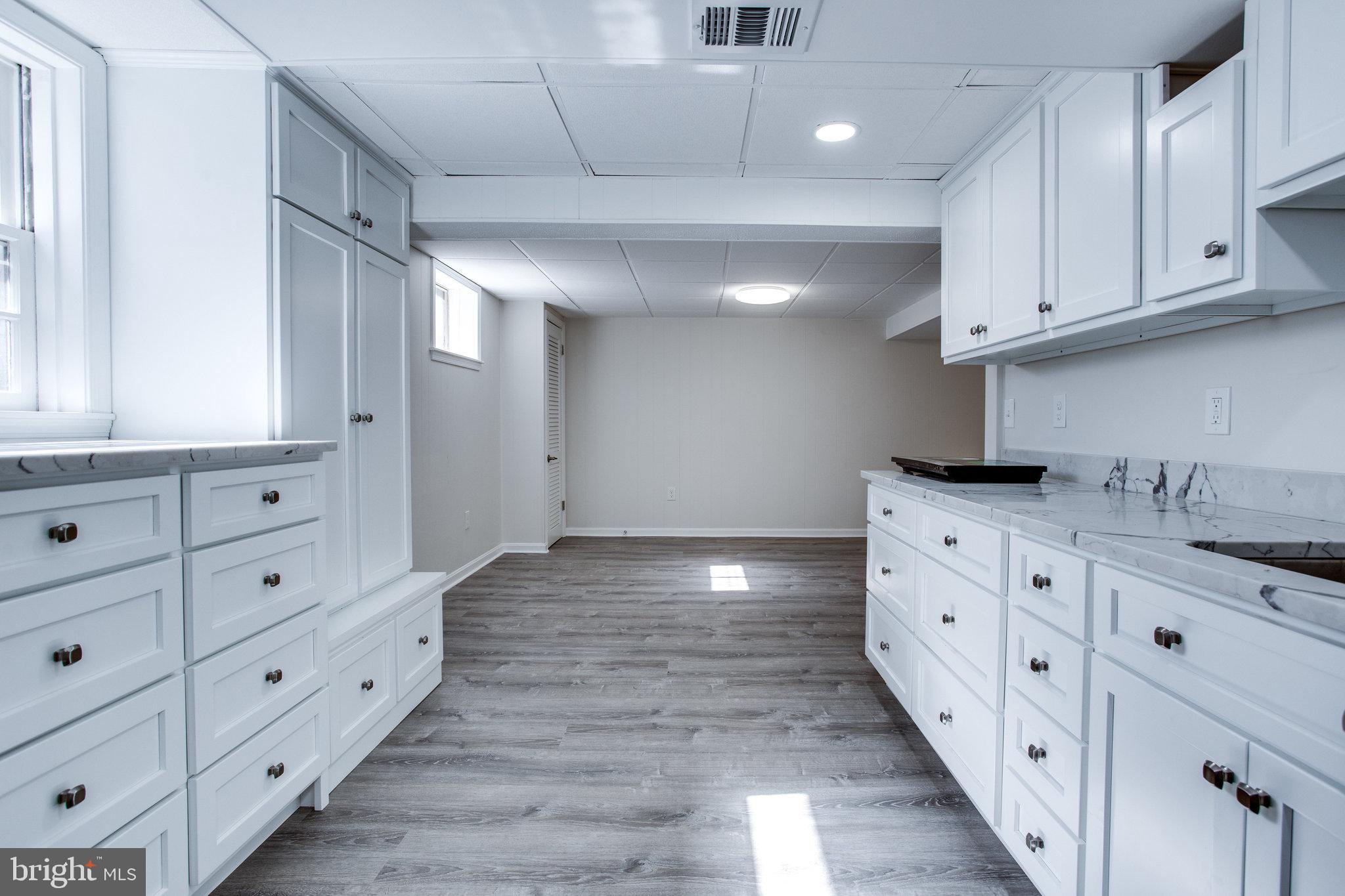 VIENNA WOODS - Residential Lease