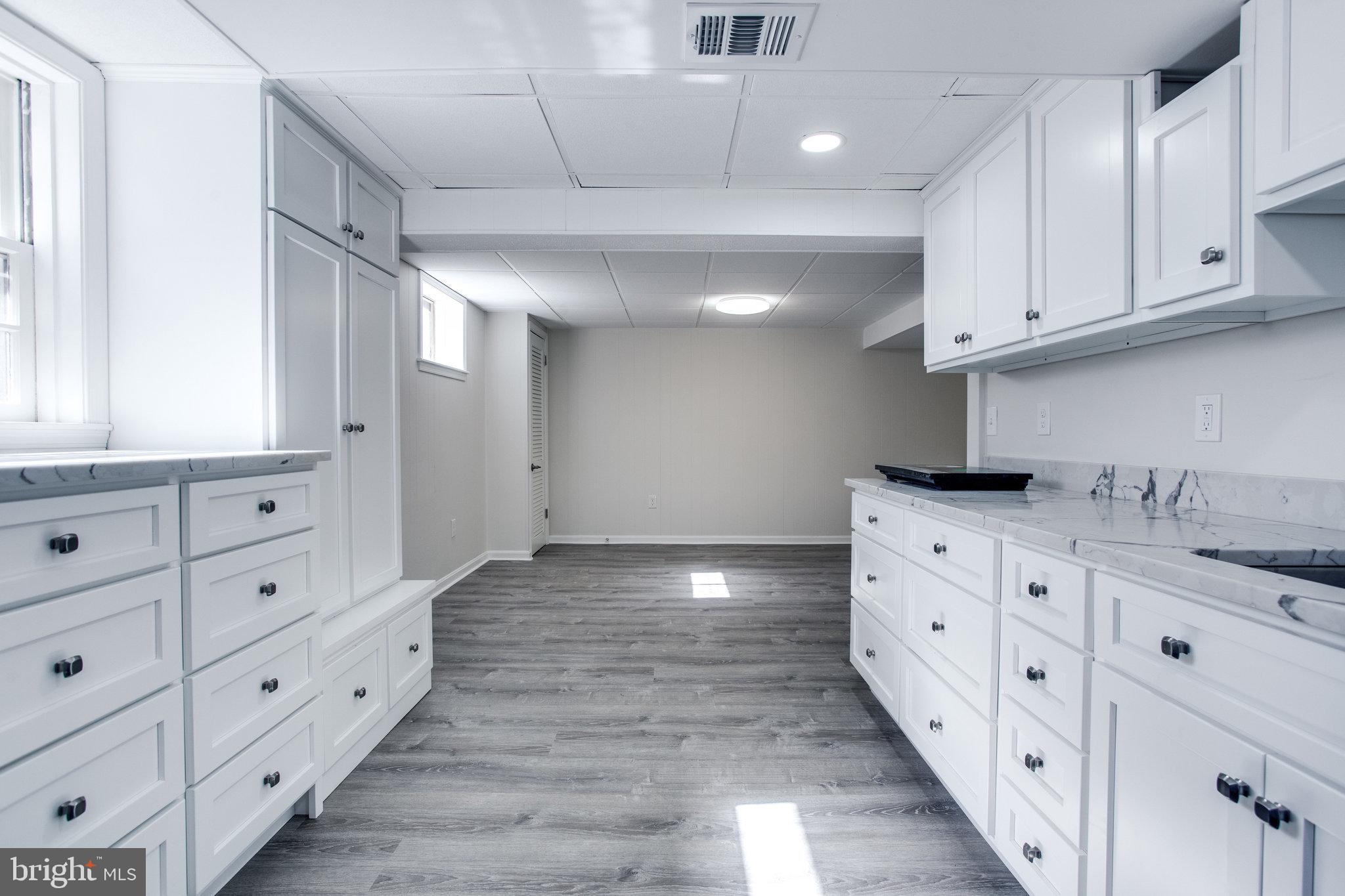 VIENNA WOODS - Residential Lease