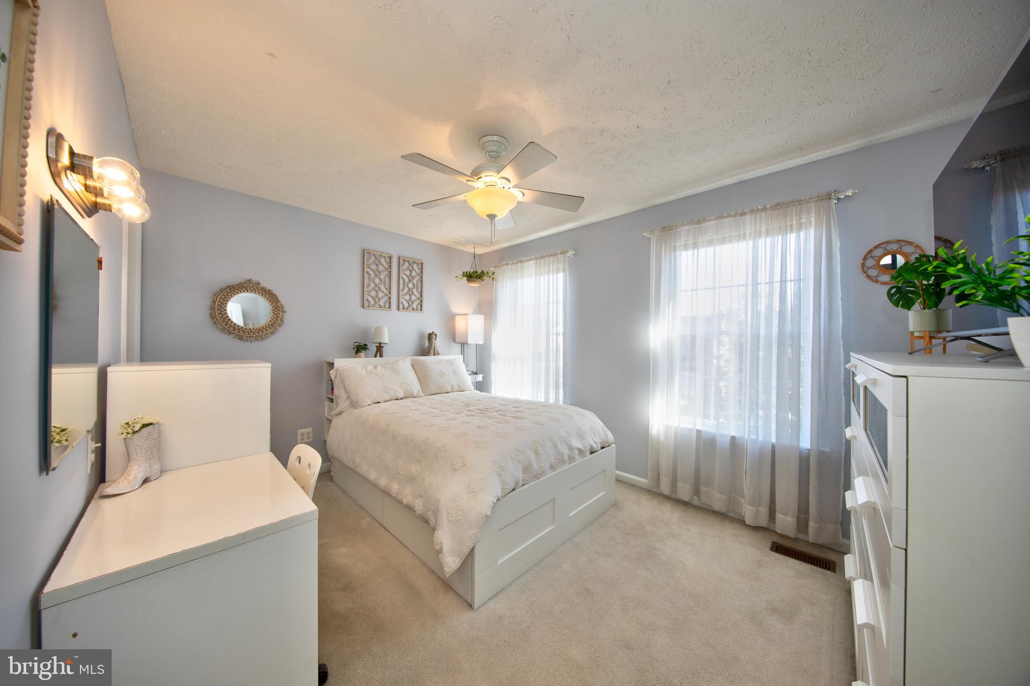 WEST VALLEY OAKS - Residential