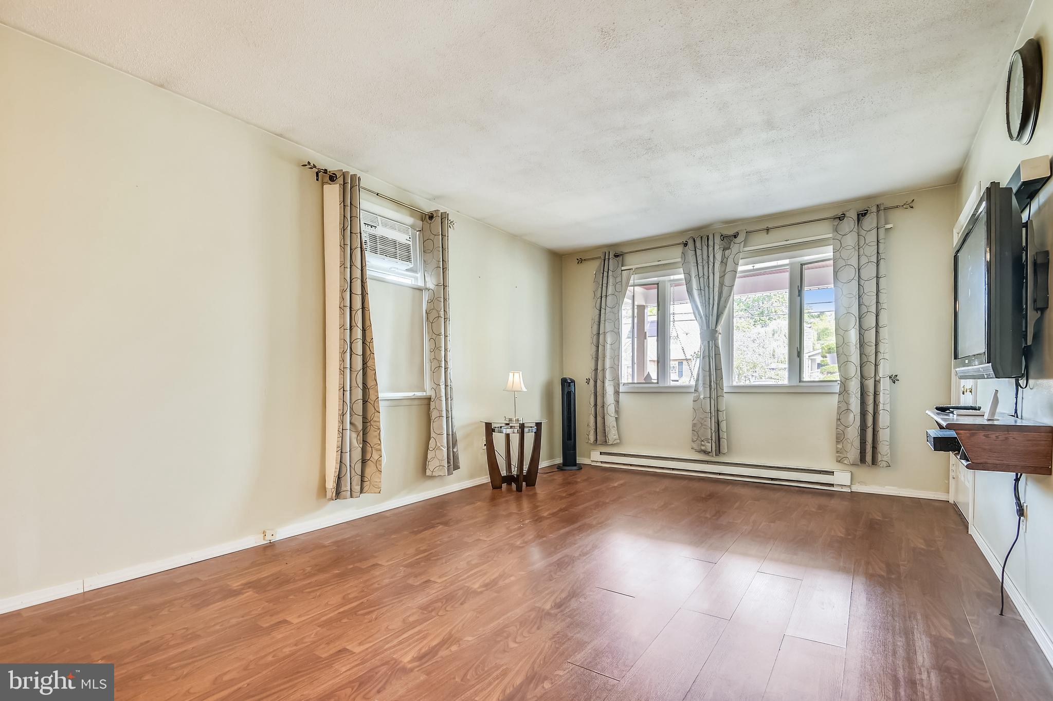 OLIVER BEACH - Residential