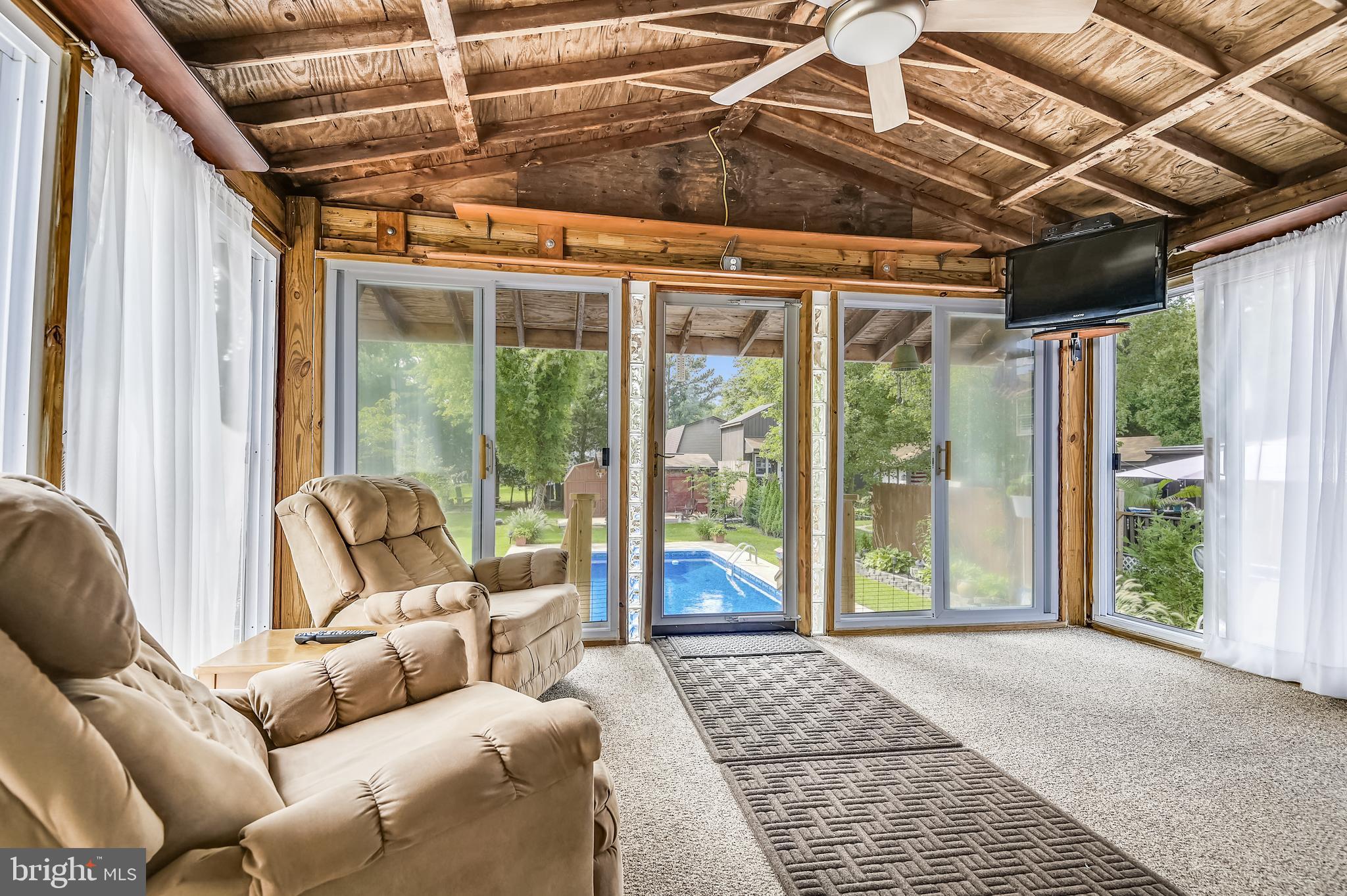 OLIVER BEACH - Residential