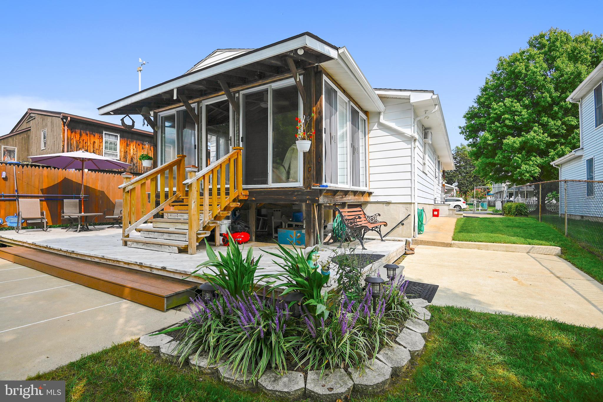 OLIVER BEACH - Residential