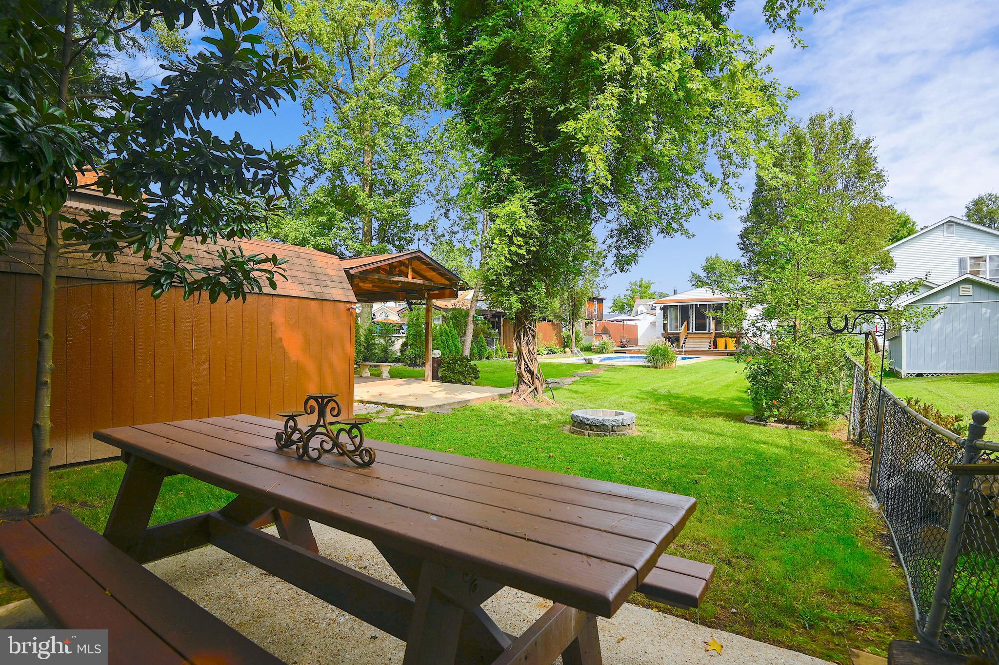 OLIVER BEACH - Residential