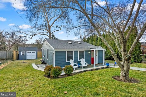 Photo of 5 Ericsson Road, Cabin John, MD 20818 (MLS # MDMC2119804)