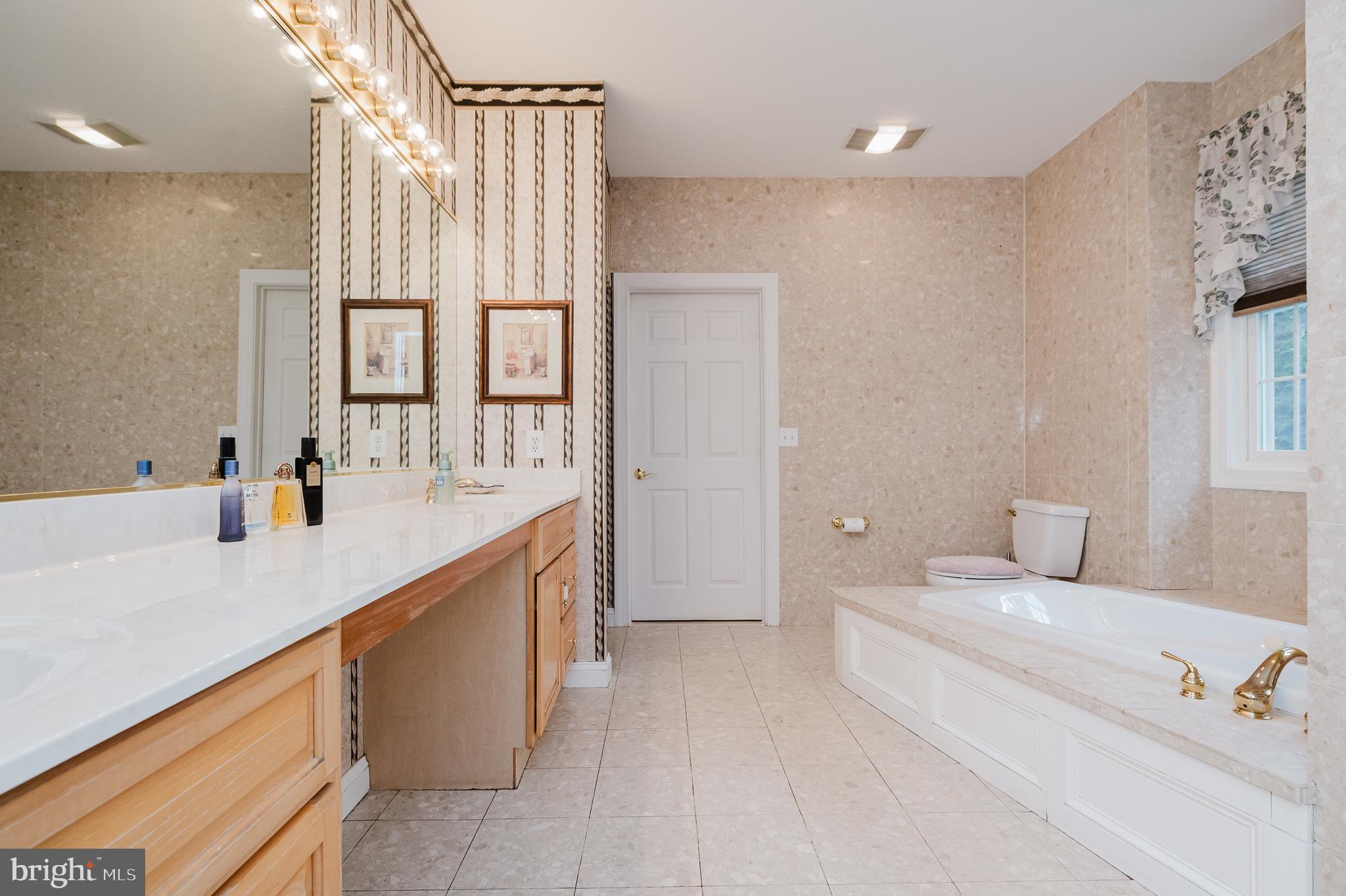 DARRYL GARDENS - Residential