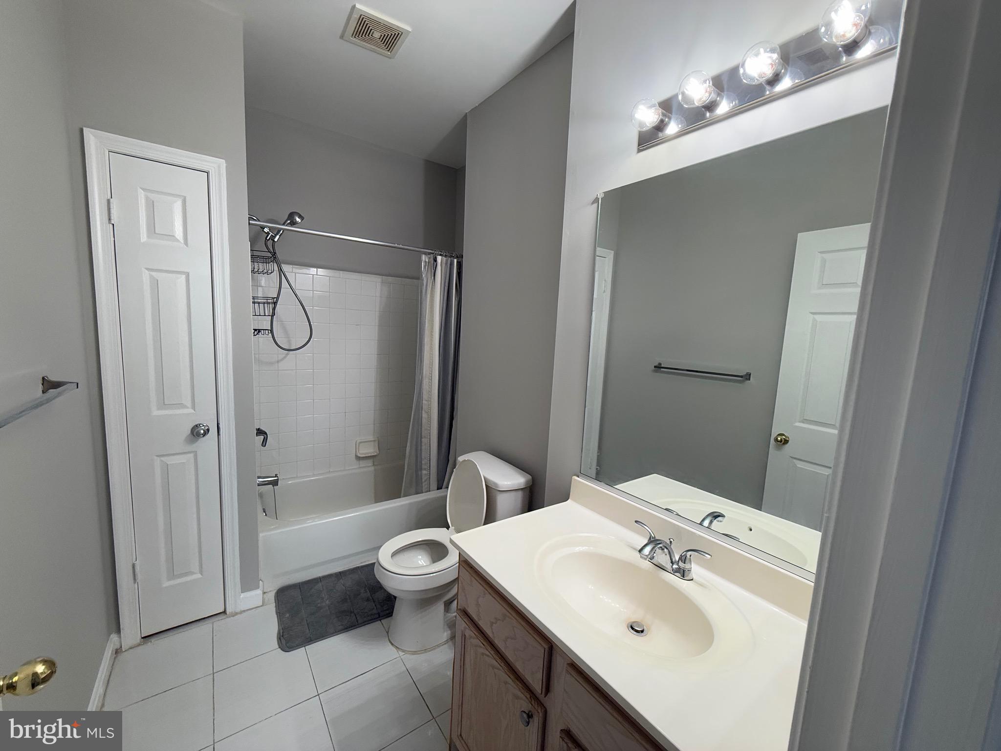 BRISTOL PARK - Residential Lease