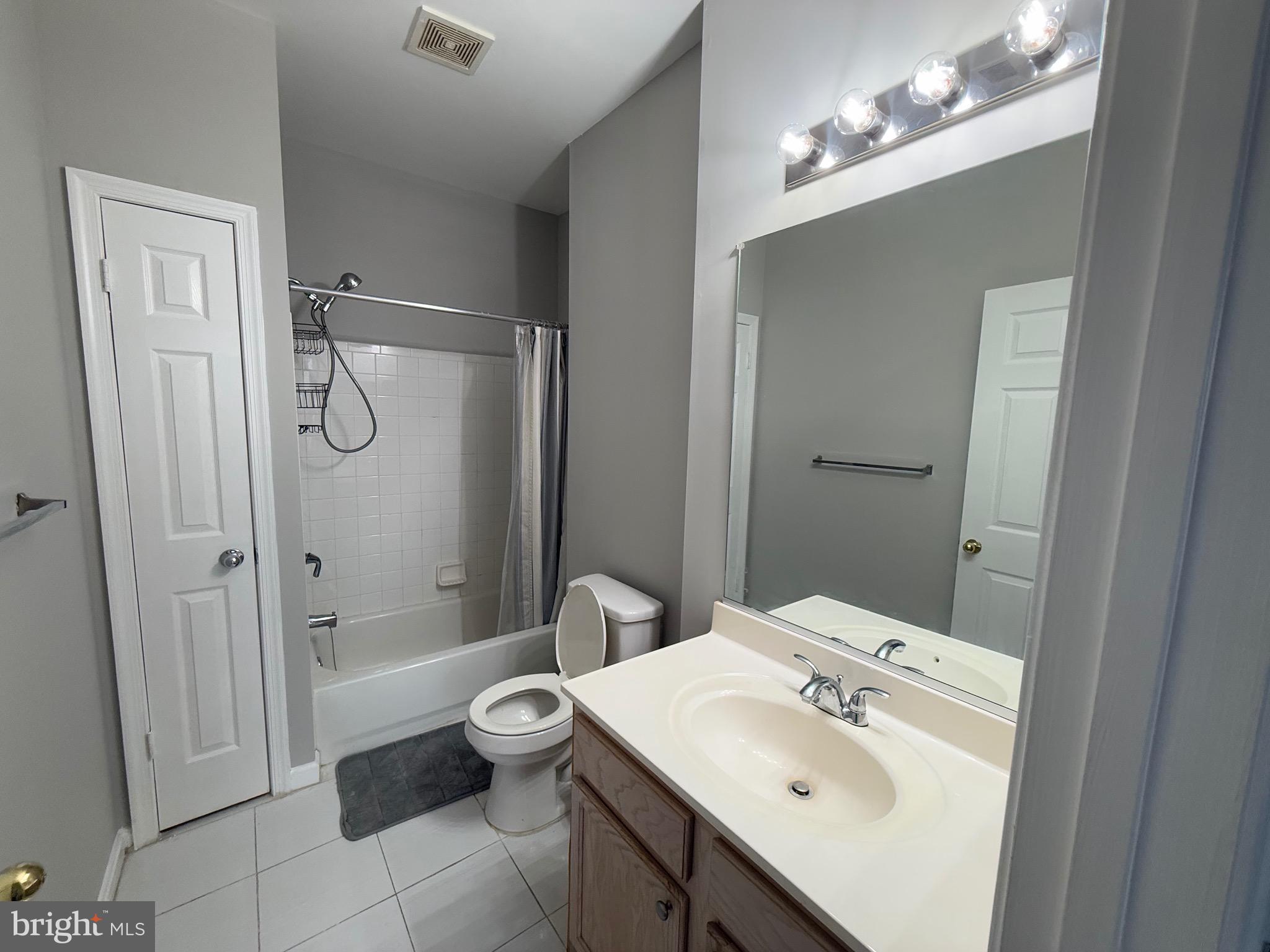 BRISTOL PARK - Residential Lease