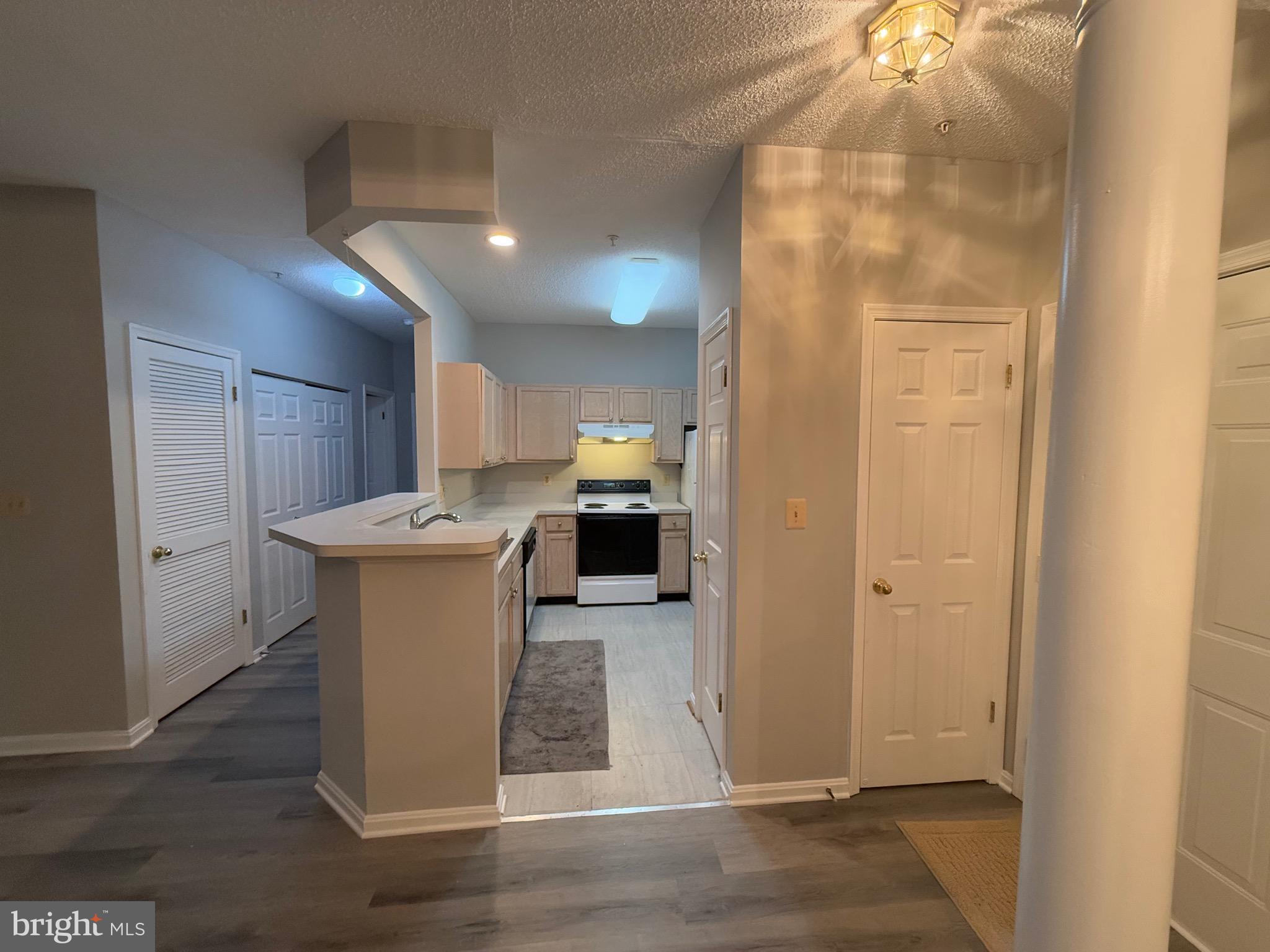 BRISTOL PARK - Residential Lease