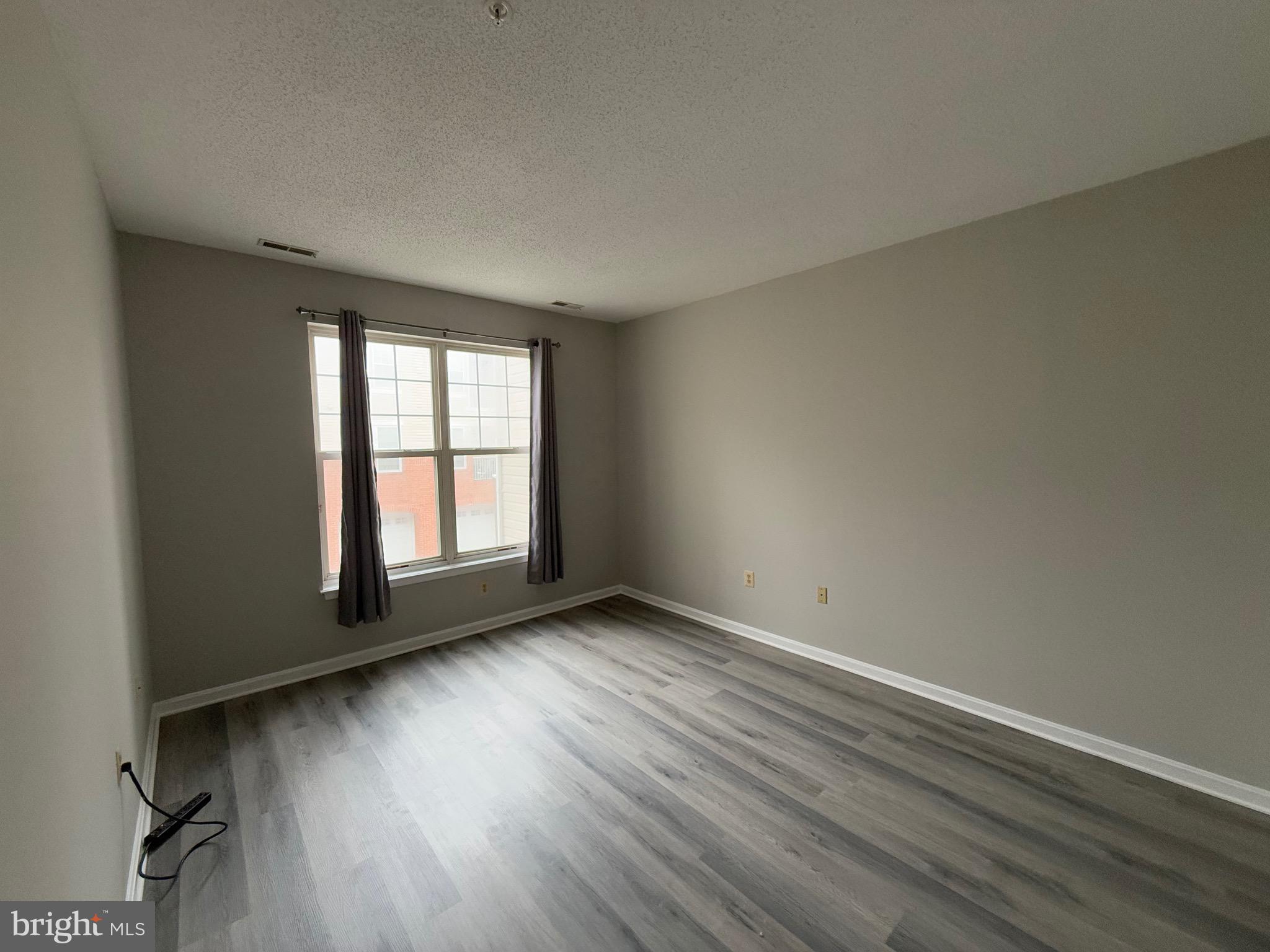 BRISTOL PARK - Residential Lease
