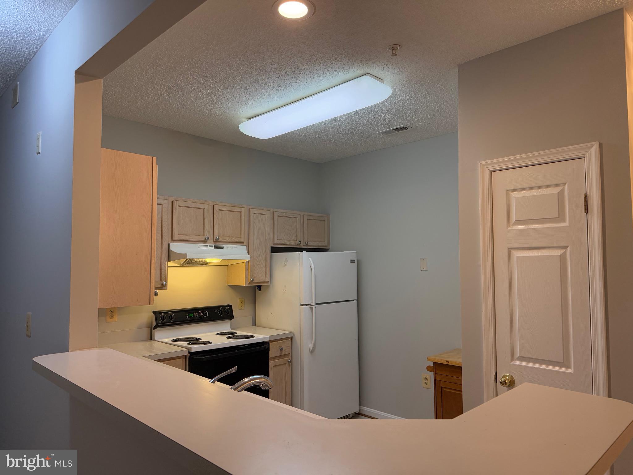 BRISTOL PARK - Residential Lease