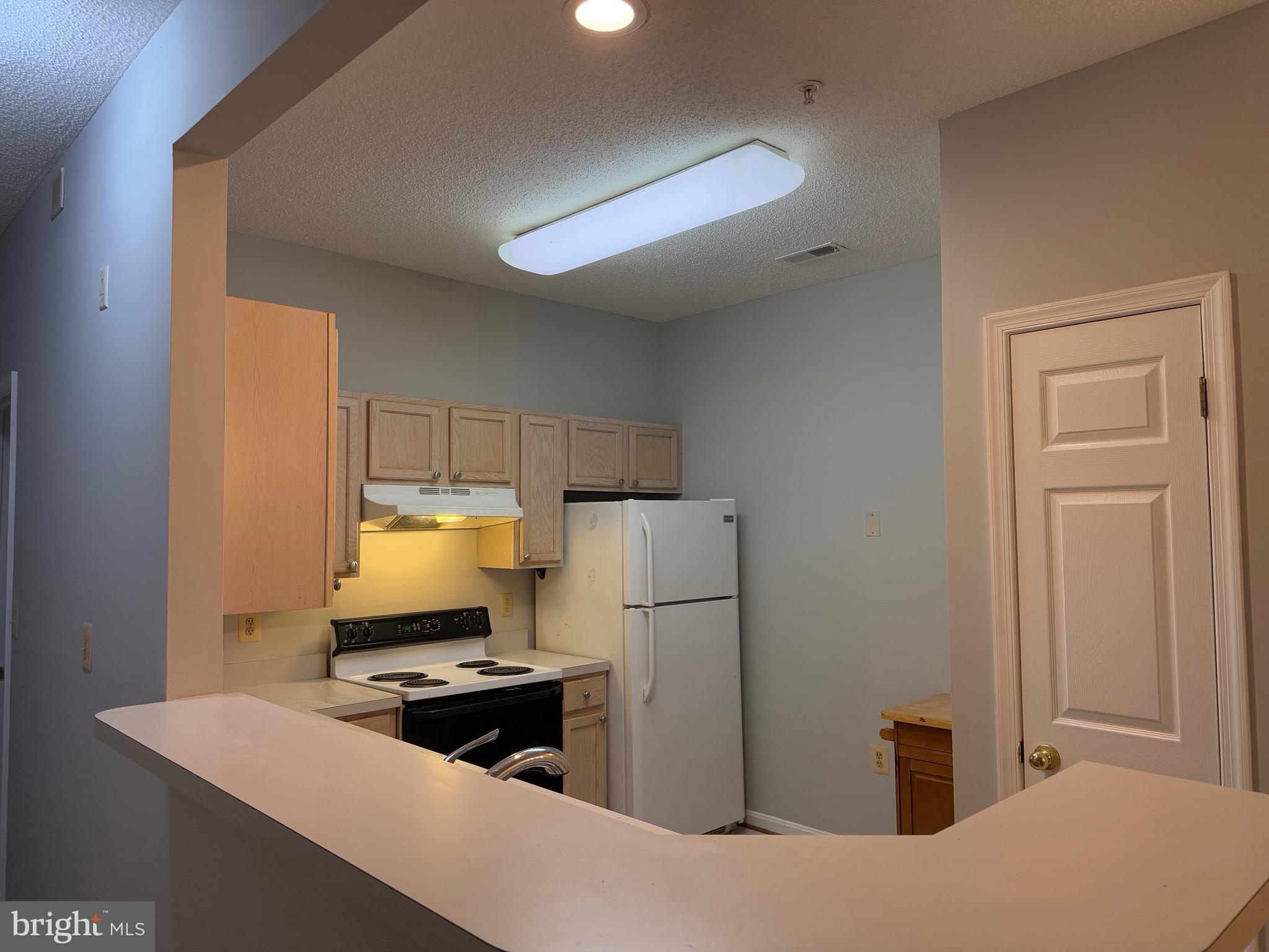 BRISTOL PARK - Residential Lease