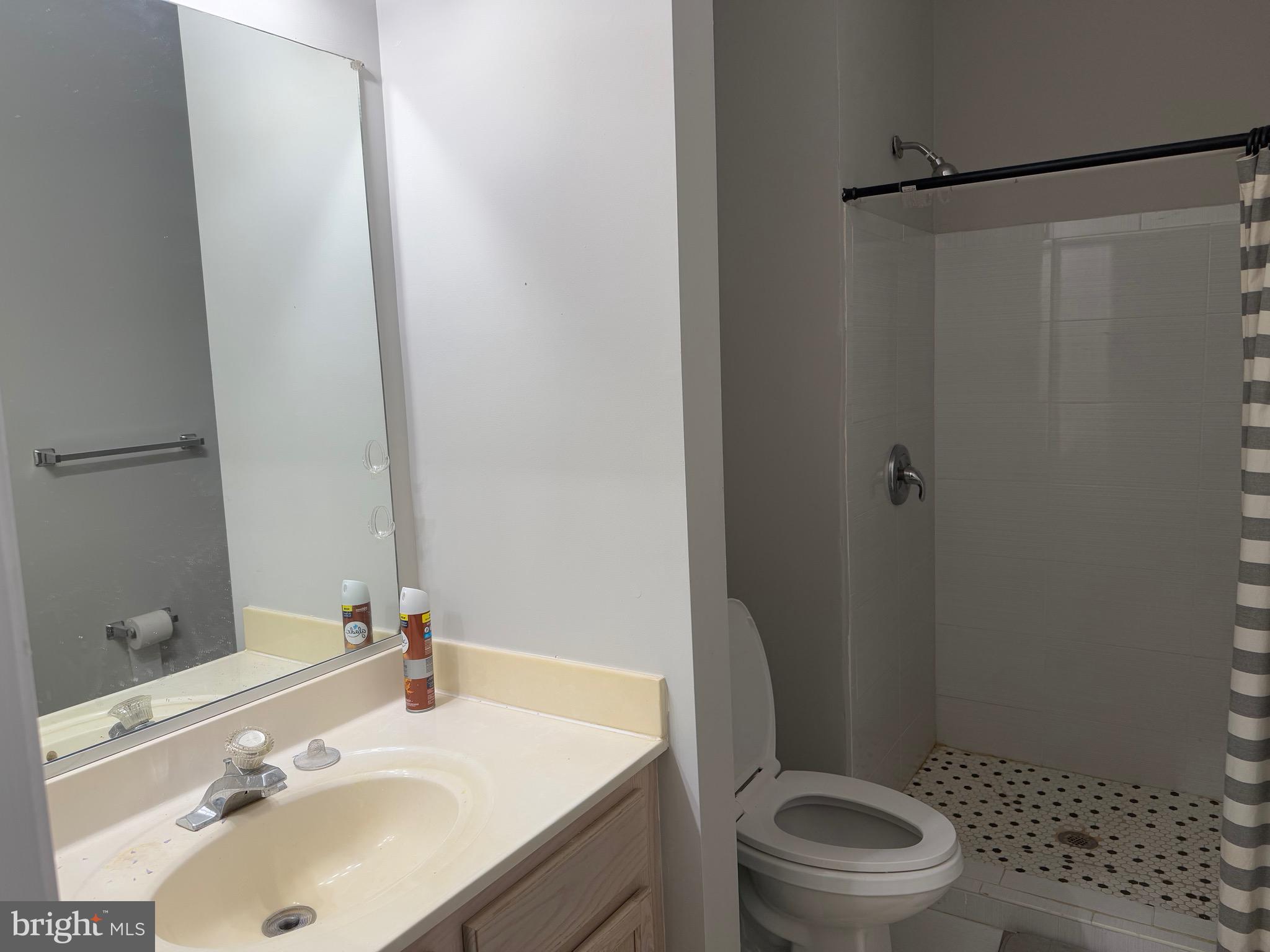 BRISTOL PARK - Residential Lease