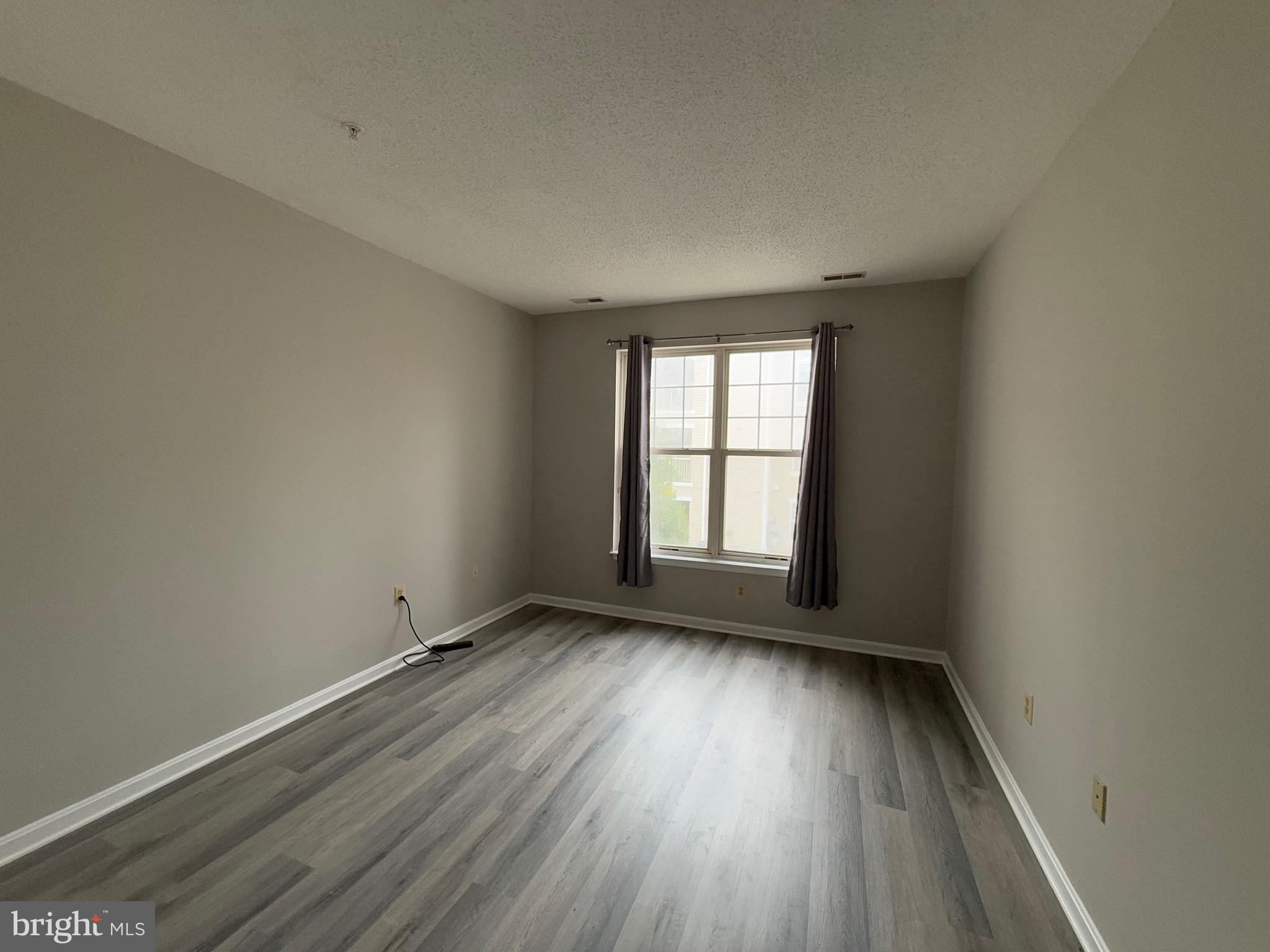 BRISTOL PARK - Residential Lease