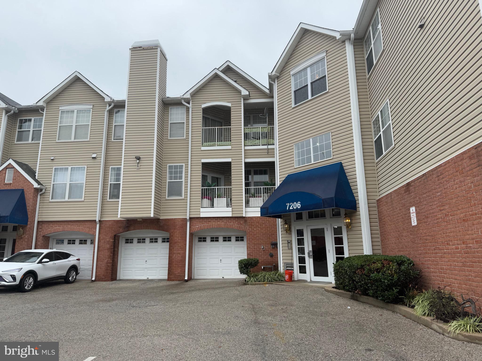 BRISTOL PARK - Residential Lease