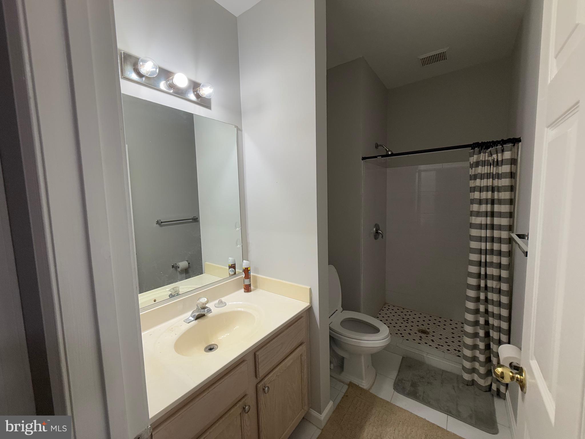 BRISTOL PARK - Residential Lease
