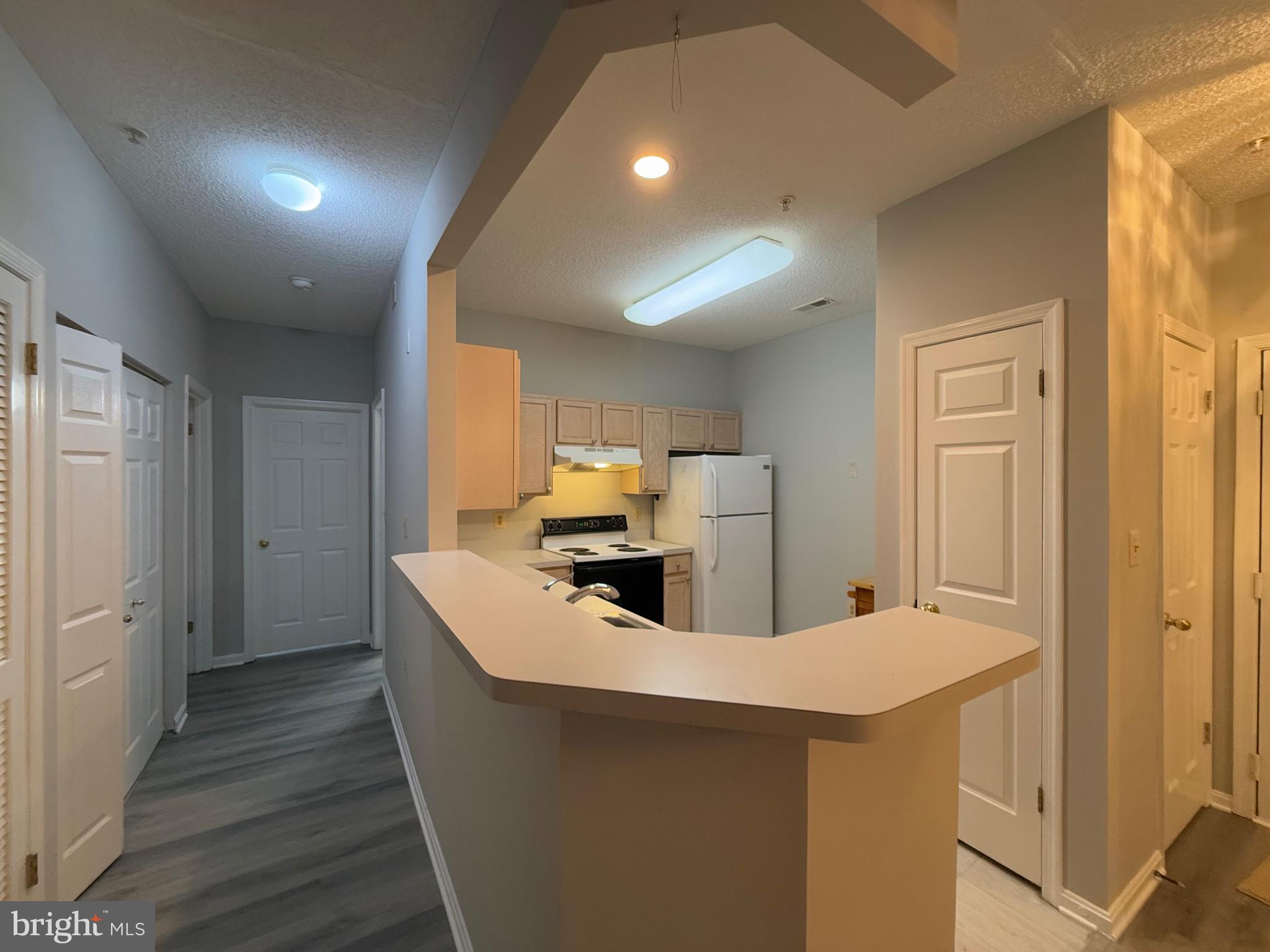 BRISTOL PARK - Residential Lease