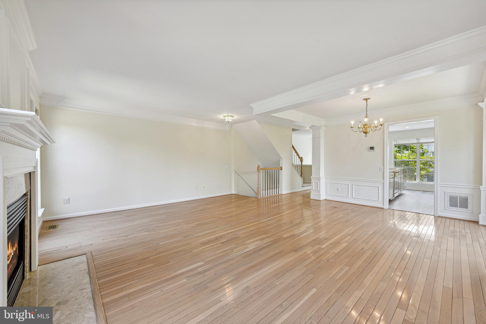 ASHBURN FARM - Residential Lease