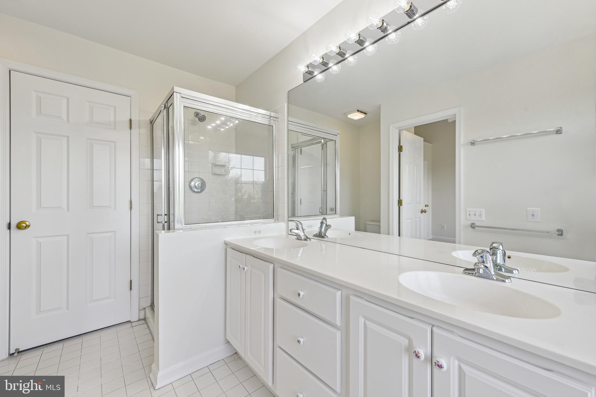 ASHBURN FARM - Residential Lease